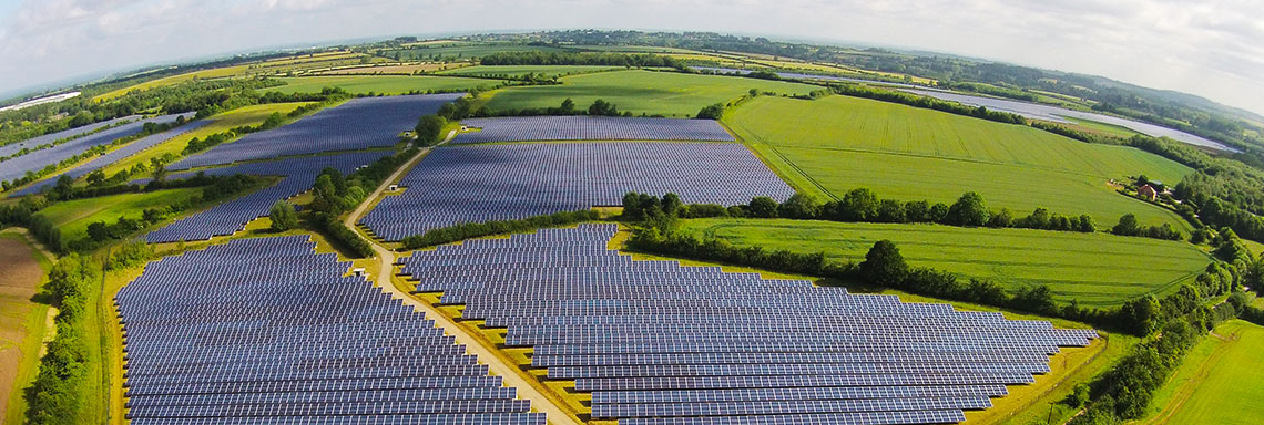 [Translate to Englisch:] Solarkraftwerk der Megawatt-Klasse in Sevor, England